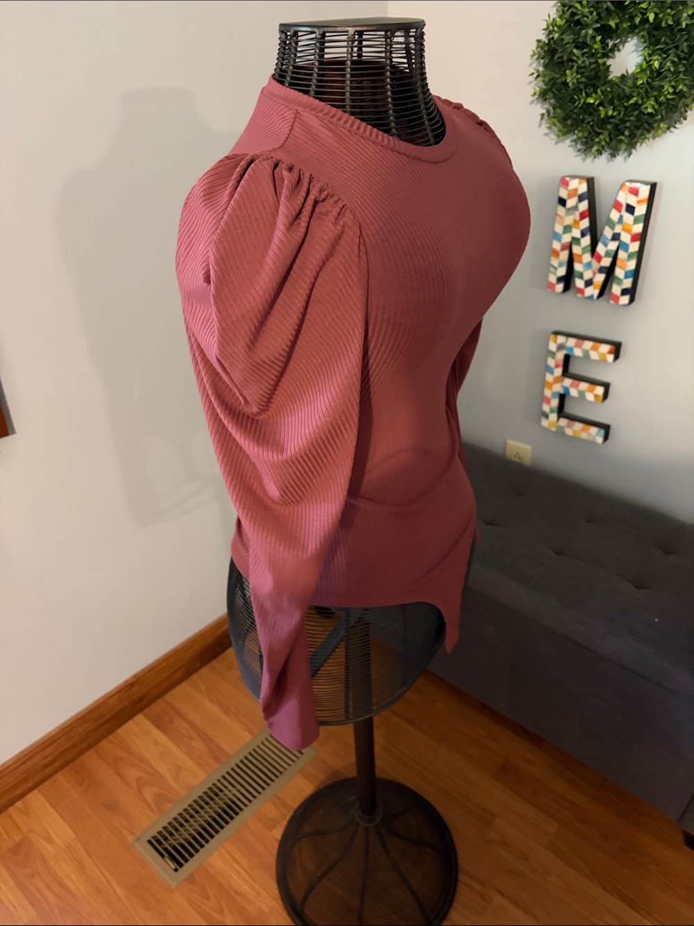 New In - Picture 2 of 3